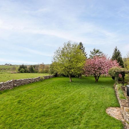 Central Malham Wellbeing Escape With Hot Tub Sleeps 8 Exterior photo