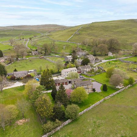 Central Malham Wellbeing Escape With Hot Tub Sleeps 8 Exterior photo