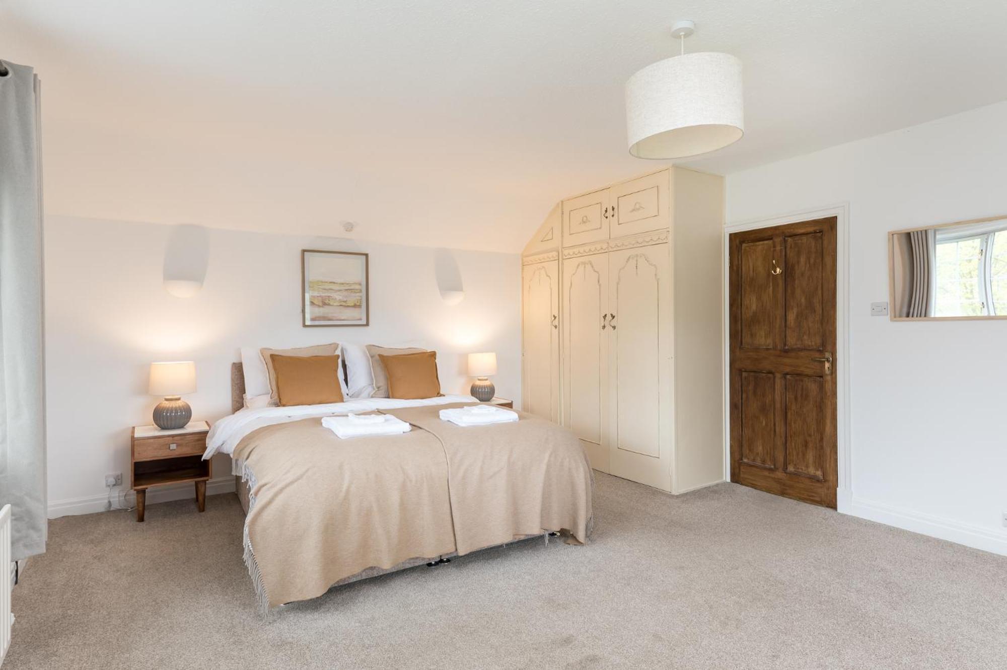 Central Malham Wellbeing Escape With Hot Tub Sleeps 8 Exterior photo